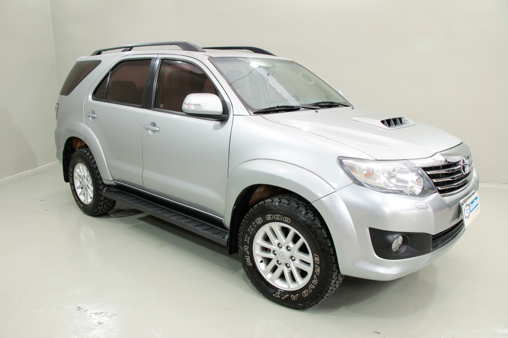 TOYOTA HILUX SW4 3.0 SRV 4X4 16V TURBO INTERCOOLER DIESEL 4P AUTOMÁTICO TOYOTA HILUX SW4 3.0 SRV 4X4 16V TURBO INTERCOOLER DIESEL 4P AUTOMÁTICO