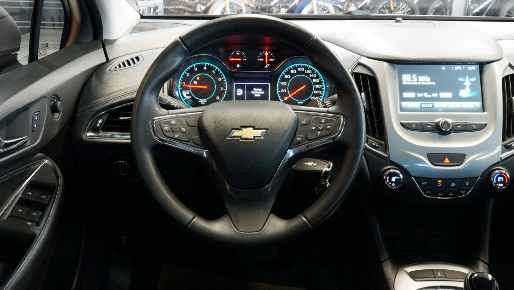 Imagem do veículo CHEVROLET CHEV CRUZE LT NB AT 2019