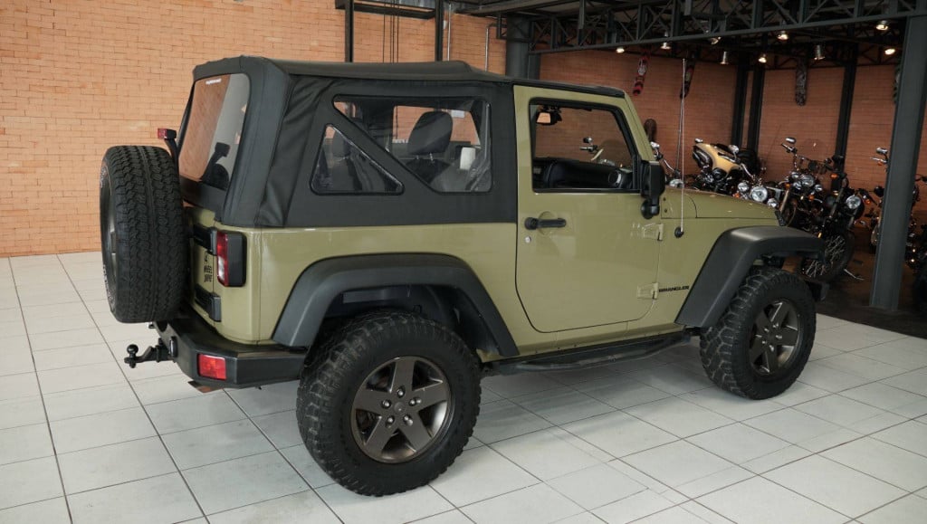 Imagem do veículo JEEP WRANGLER SPT 3.6L 2013