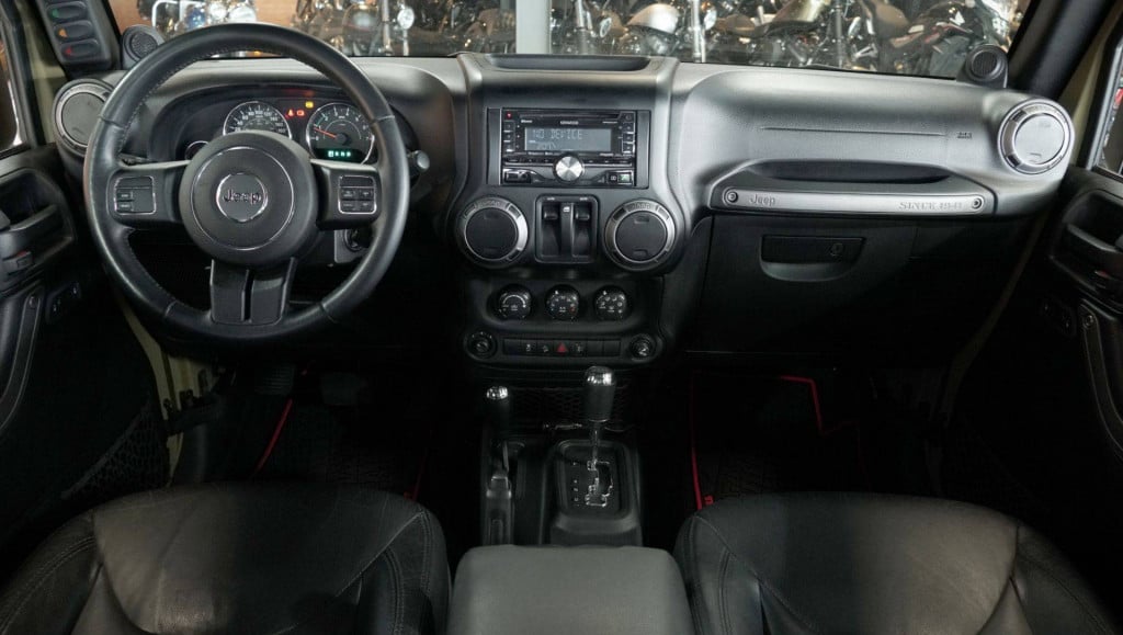 Imagem do veículo JEEP WRANGLER SPT 3.6L 2013