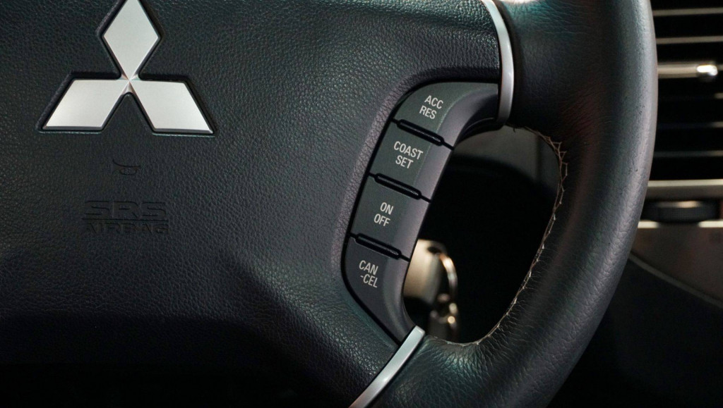 Imagem do veículo MITSUBISHI MMC PAJERO HPE 3.2 D 2015