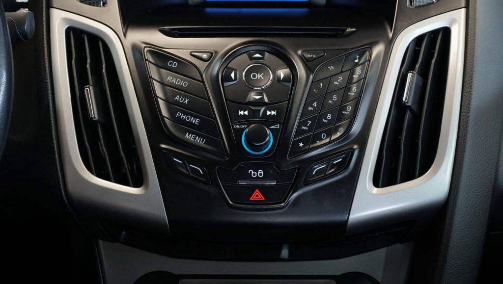 Imagem do veículo FORD FOCUS SE AT 2.0 SB 2015