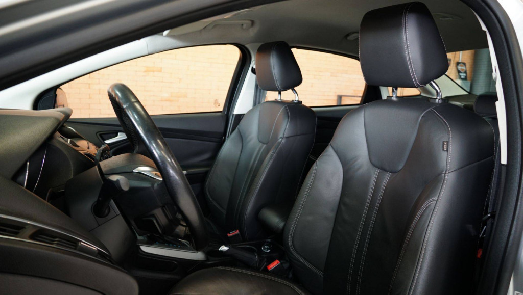Imagem do veículo FORD FOCUS SE AT 2.0 SB 2015