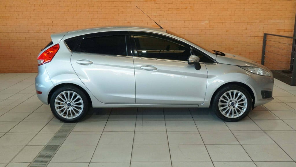 Imagem do veículo Ford Fiesta Ha 1.6l Ti A 2015
