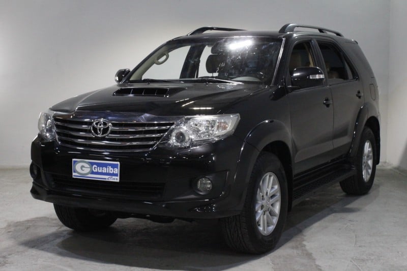 TOYOTA HILUX SW4 3.0 SRV 4X4 7 LUGARES 16V TURBO INTERCOOLER DIESEL 4P AUTOMÁTICO TOYOTA HILUX SW4 3.0 SRV 4X4 7 LUGARES 16V TURBO INTERCOOLER DIESEL 4P AUTOMÁTICO