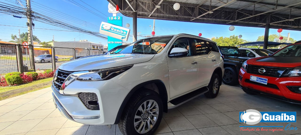 TOYOTA HILUX SW4 2.8 SRX 4X4 7 LUGARES 16V TURBO INTERCOOLER DIESEL 4P AUTOMÁTICO TOYOTA HILUX SW4 2.8 SRX 4X4 7 LUGARES 16V TURBO INTERCOOLER DIESEL 4P AUTOMÁTICO
