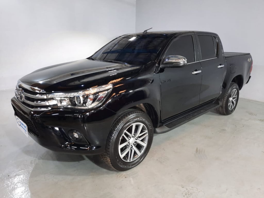 TOYOTA HILUX 2.8 srx 4x4 cd 16v diesel 4p automatico TOYOTA HILUX 2.8 srx 4x4 cd 16v diesel 4p automatico