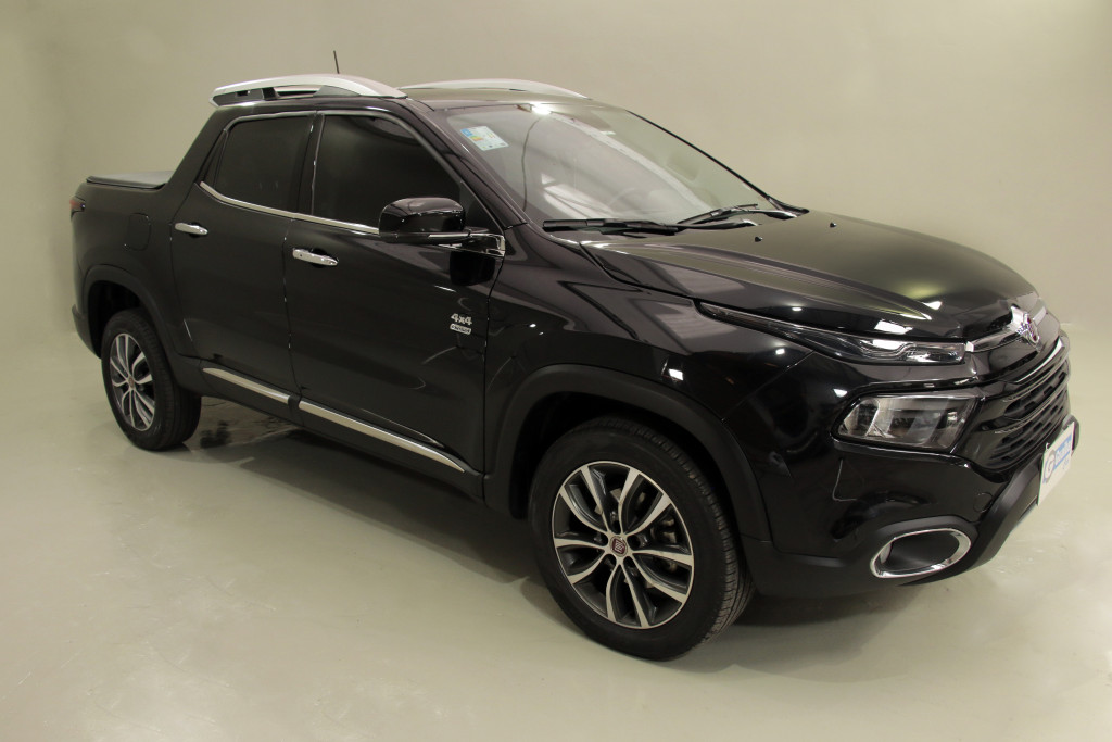 FIAT TORO 2.0 16V TURBO DIESEL VOLCANO 4WD AT9 FIAT TORO 2.0 16V TURBO DIESEL VOLCANO 4WD AT9