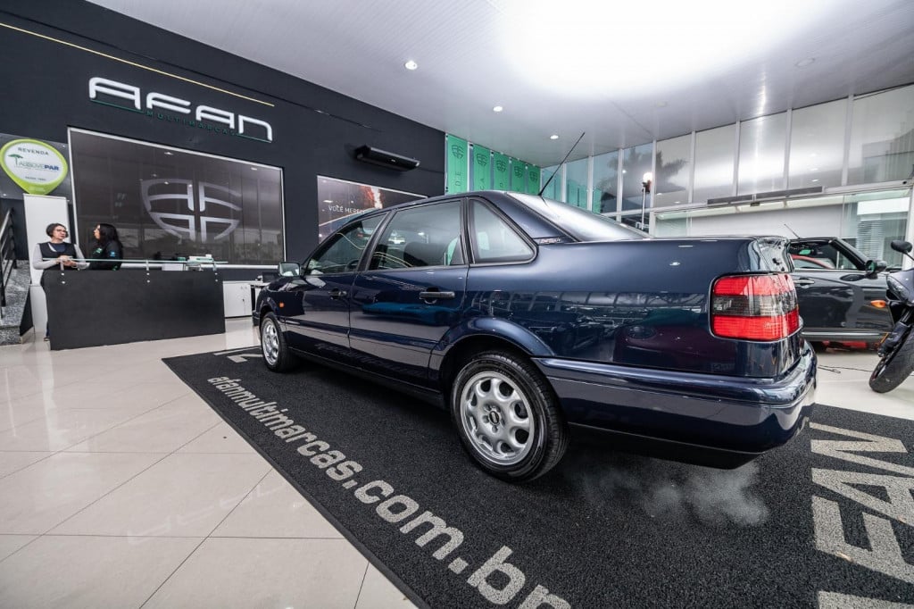 Imagem do veículo VOLKSWAGEN PASSAT VR6 GLX 2.8 174CV C/TETO AUT./1995 (COLEÇÃO)