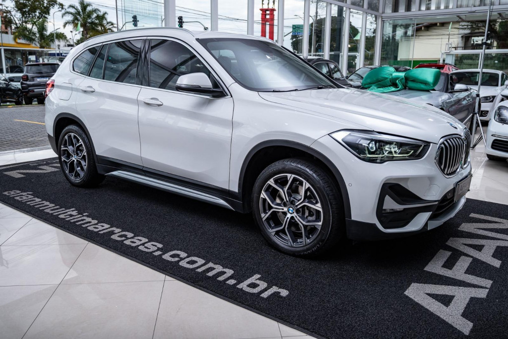 Imagem do veículo BMW X1 20i S-DRIVE X-LINE 2.0T 192CV C/TETO AUT./2021