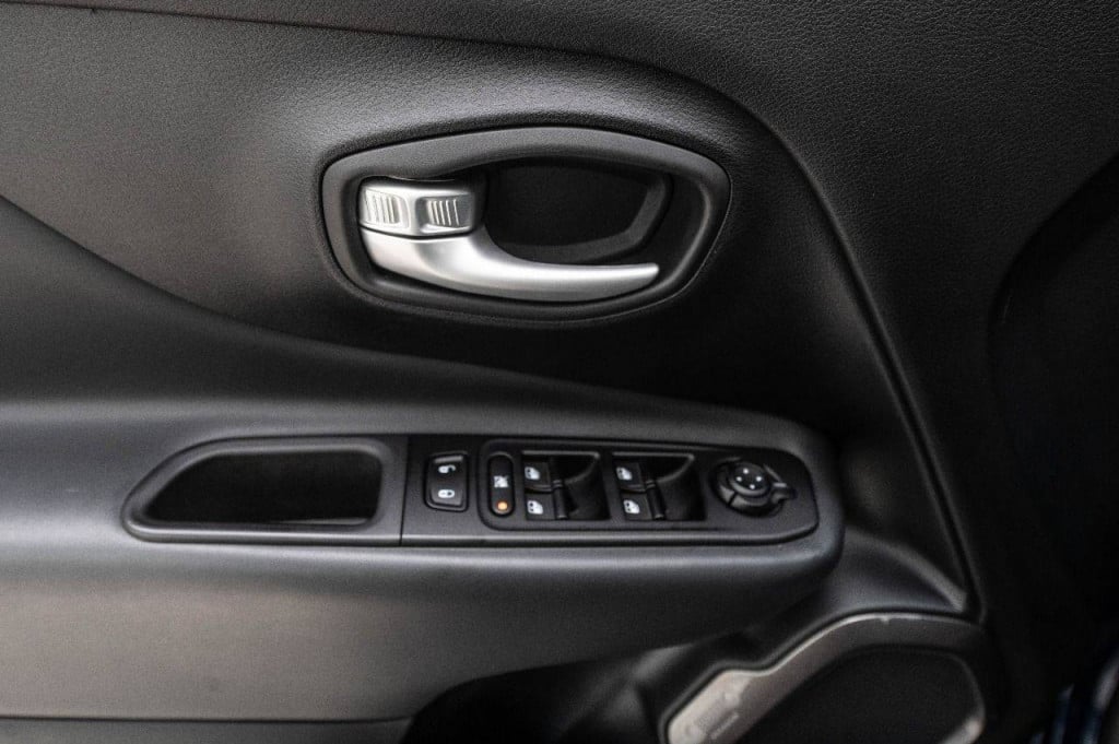 Imagem do veículo Jeep Renegade Longitude T270 1.3t 185cv Aut.2024