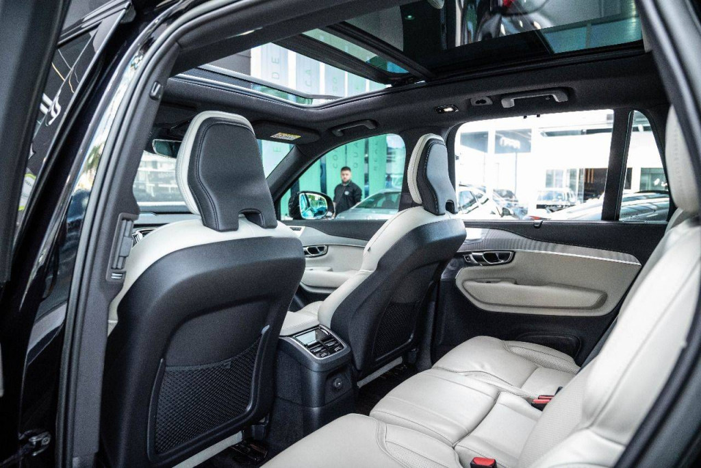 Imagem do veículo VOLVO XC90 T8 ULTIMATE DARK 2.0T 455CV 4WD C/TETO AUT./2023 (HYBRID)