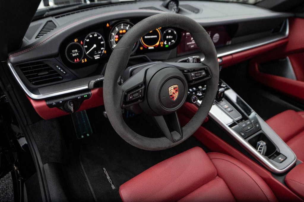 Imagem do veículo PORSCHE 911 TURBO CABRIOLET 3.8BI-TB 580CV 4WD AUT./2023