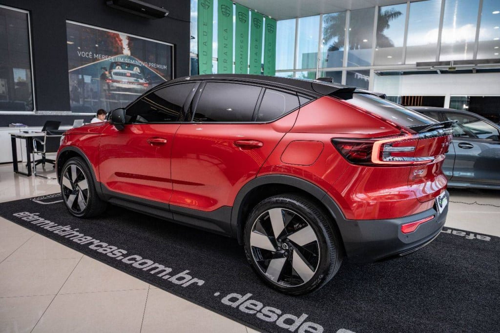 Imagem do veículo VOLVO C40 P8 RECHARGE 408CV AWD C/TETO AUT./2022 (ELÉTRICO)