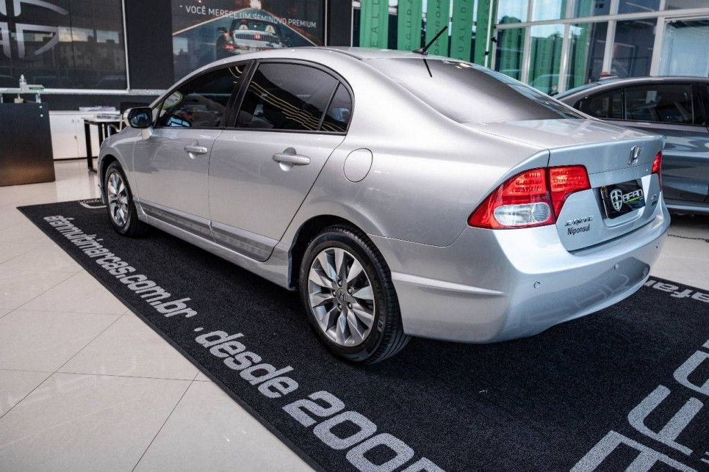 Imagem do veículo HONDA CIVIC LXL 1.8 140CV AUT./2011