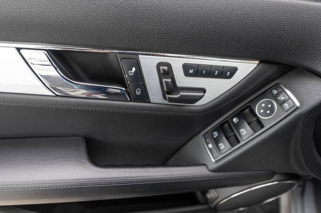 Imagem do veículo Mercedes-benz C 63 Amg 6.2 457cv Cteto Aut.2011