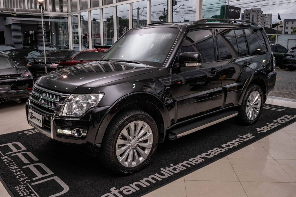 Imagem do veículo Mitsubishi Pajero Full Hpe 3.2tdi 200cv 4wd 7l Cteto Aut.2019