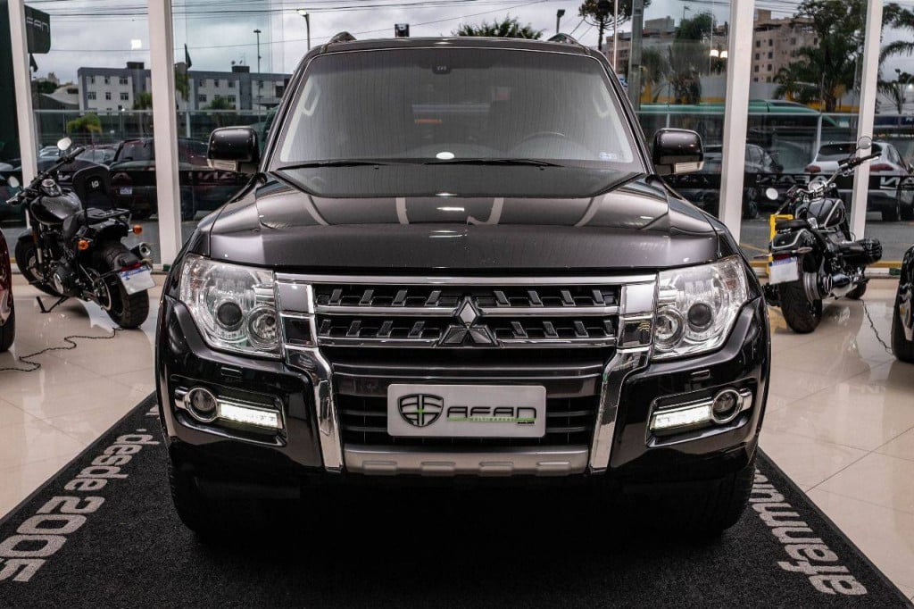 Imagem do veículo Mitsubishi Pajero Full Hpe 3.2tdi 200cv 4wd 7l Cteto Aut.2019