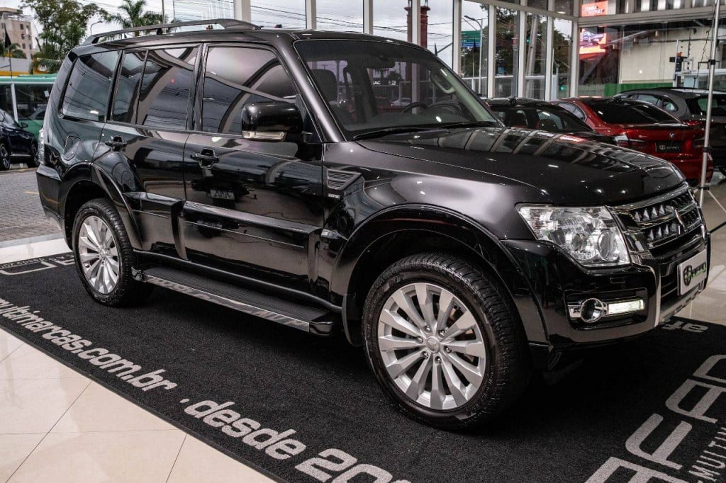 Imagem do veículo Mitsubishi Pajero Full Hpe 3.2tdi 200cv 4wd 7l Cteto Aut.2019