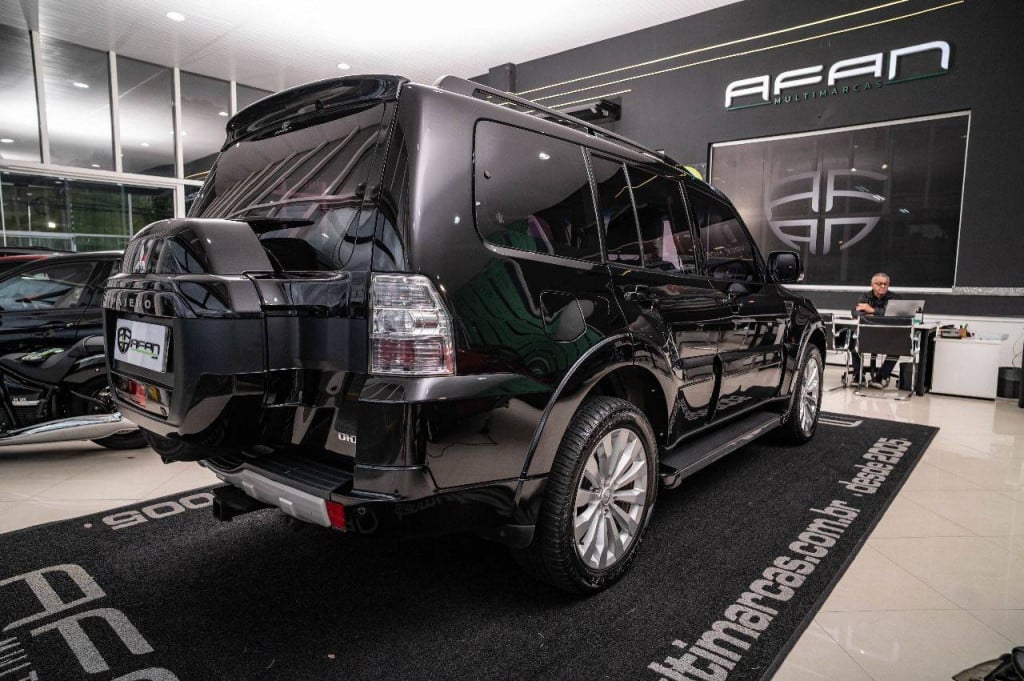 Imagem do veículo Mitsubishi Pajero Full Hpe 3.2tdi 200cv 4wd 7l Cteto Aut.2019
