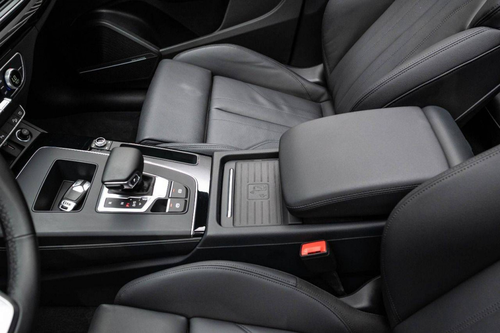 Imagem do veículo Audi Q5 Performance Black 2.0tfsi-e 367cv Quattro Cteto Aut.2024 Hybrid