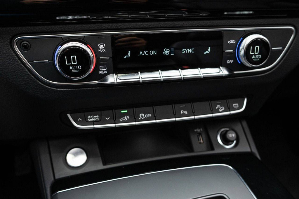 Imagem do veículo Audi Q5 Performance Black 2.0tfsi-e 367cv Quattro Cteto Aut.2024 Hybrid
