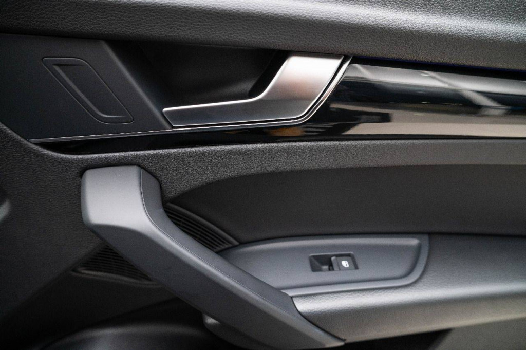 Imagem do veículo Audi Q5 Performance Black 2.0tfsi-e 367cv Quattro Cteto Aut.2024 Hybrid