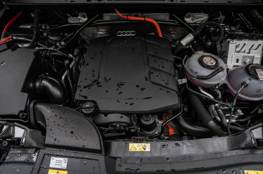 Imagem do veículo Audi Q5 Performance Black 2.0tfsi-e 367cv Quattro Cteto Aut.2024 Hybrid