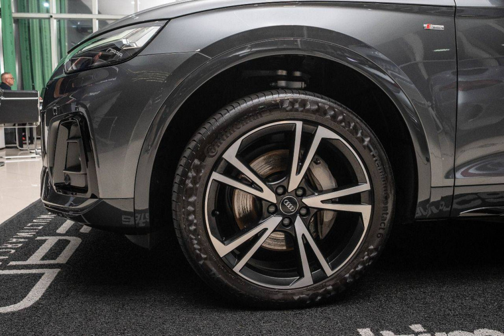 Imagem do veículo Audi Q5 Performance Black 2.0tfsi-e 367cv Quattro Cteto Aut.2024 Hybrid