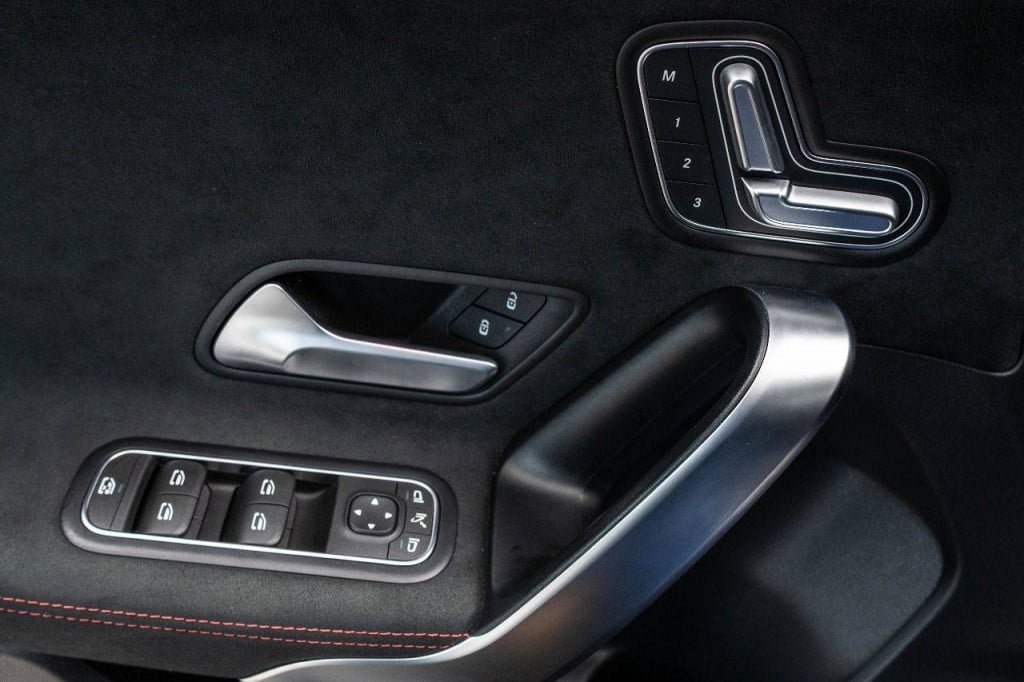 Imagem do veículo Mercedes-benz A200 Amg Line 1.3t 163cv Cteto Aut.2025 Hybrid