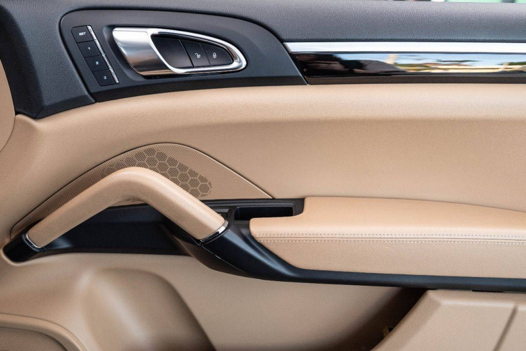 Imagem do veículo Porsche Cayenne S E-hybrid 3.0t 416cv 4wd Cteto Aut.2018