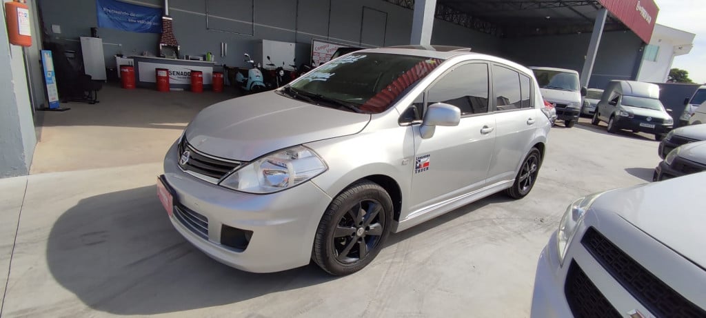 NISSAN TIIDA 1.8 SL 16V FLEX 4P MANUAL NISSAN TIIDA 1.8 SL 16V FLEX 4P MANUAL