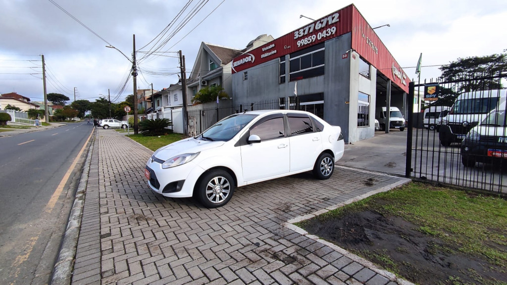 FORD FIESTA 1.6 MPI SEDAN 8V FLEX 4P MANUAL FORD FIESTA 1.6 MPI SEDAN 8V FLEX 4P MANUAL