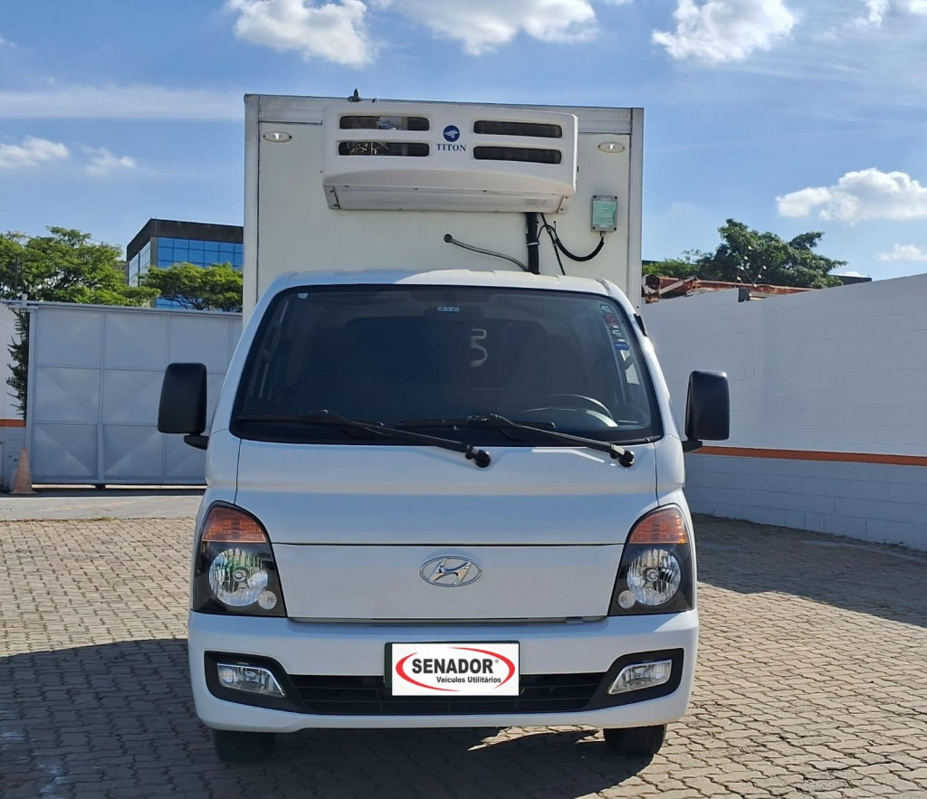 Imagem do veículo HYUNDAI HR 2.5 LONGO COM CAÇAMBA 4X2 16V 130CV TURBO INTERCOOLER DIESEL 2P MANUAL