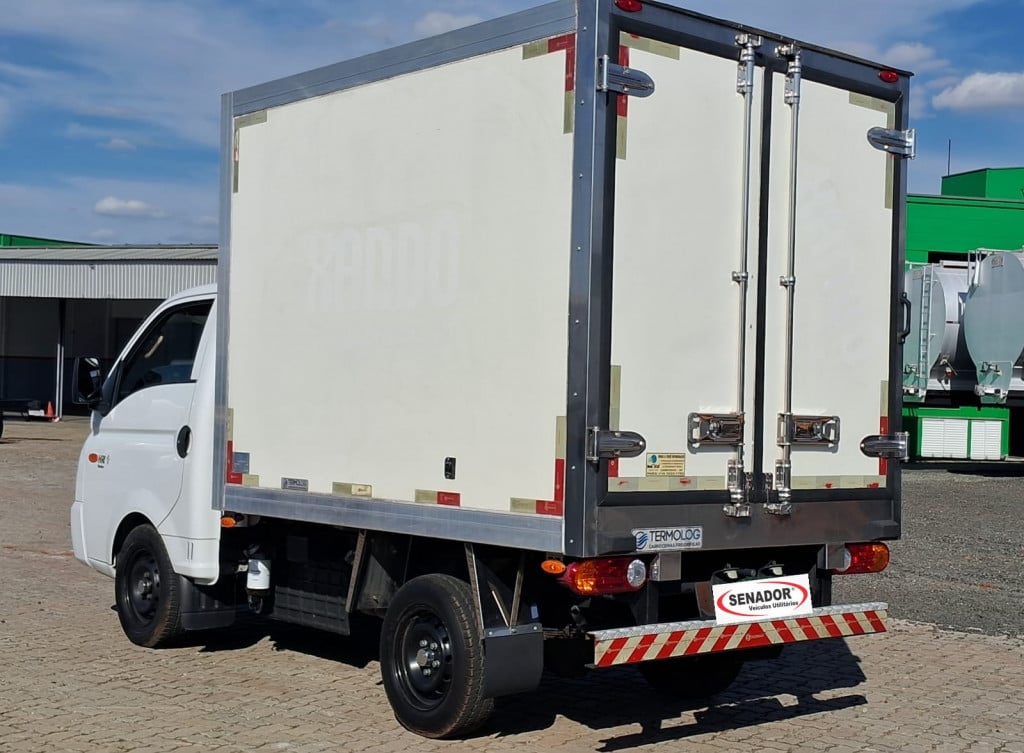 Imagem do veículo HYUNDAI HR 2.5 LONGO COM CAÇAMBA 4X2 16V 130CV TURBO INTERCOOLER DIESEL 2P MANUAL