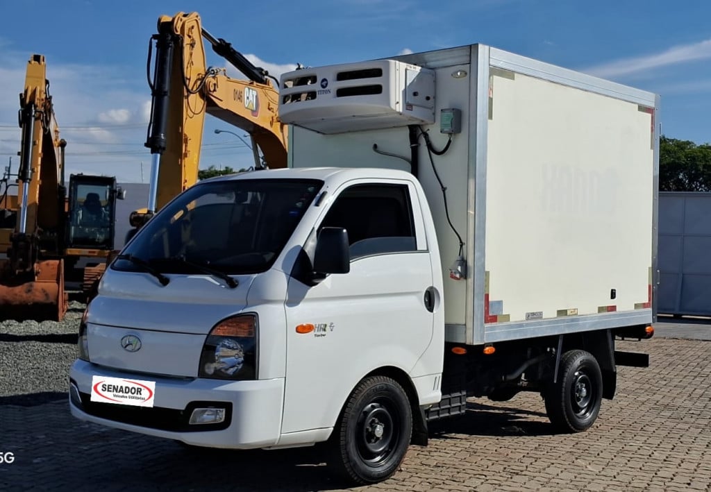 Imagem do veículo HYUNDAI HR 2.5 LONGO COM CAÇAMBA 4X2 16V 130CV TURBO INTERCOOLER DIESEL 2P MANUAL