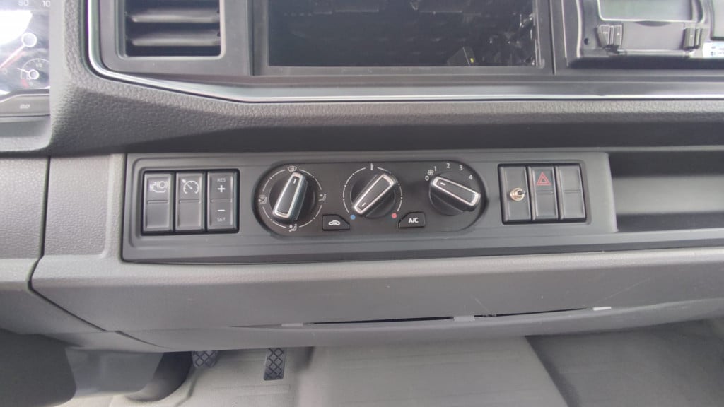 Imagem do veículo VOLKSWAGEN 11-180 Delivery 4x2 2p (diesel)(E5)