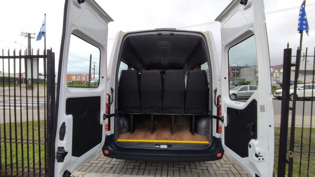Imagem do veículo RENAULT MASTER 2.3 DCI MINIBUS L3H2 16 LUGARES 16V DIESEL 4P MANUAL