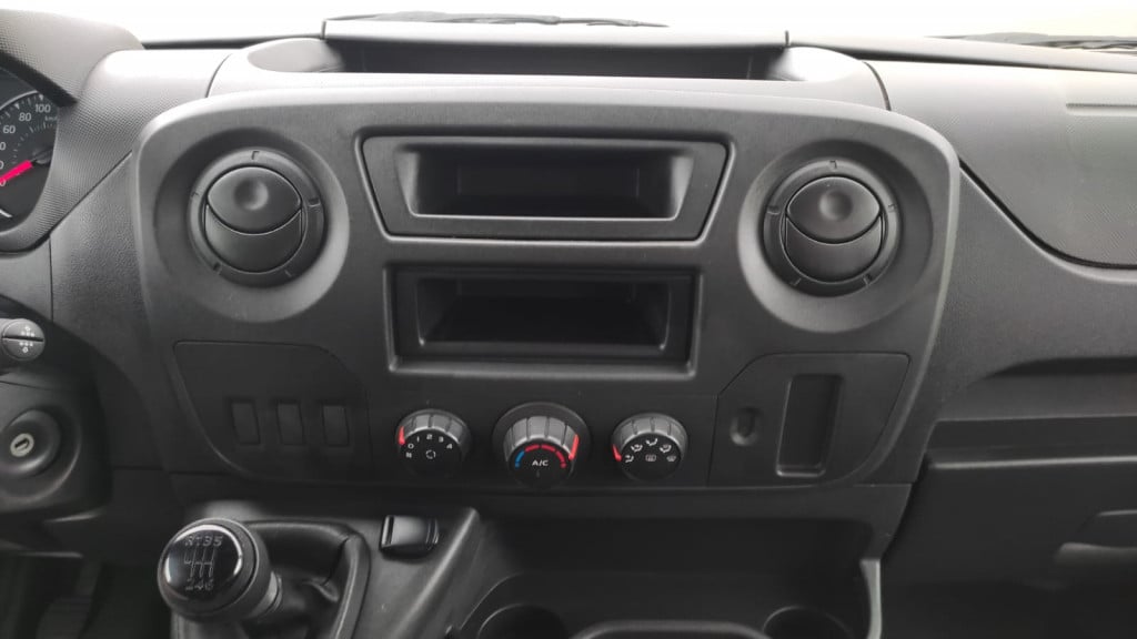Imagem do veículo RENAULT MASTER 2.3 DCI MINIBUS L3H2 16 LUGARES 16V DIESEL 4P MANUAL