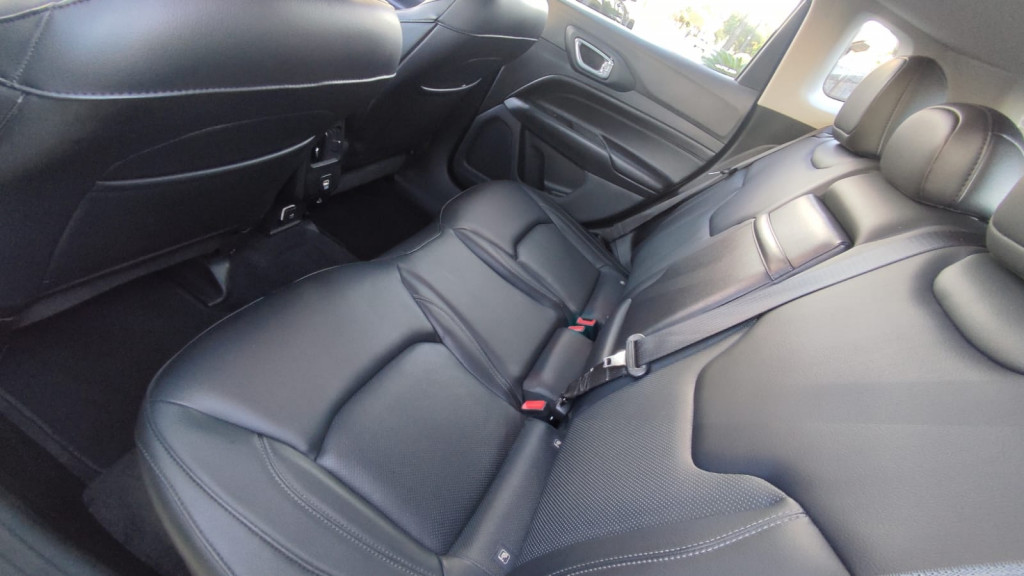 Imagem do veículo JEEP COMPASS 1.3 T270 TURBO FLEX LONGITUDE 4X2 NIGHT EAGLE AT6