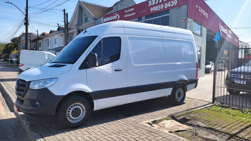 Imagem do veículo MERCEDES-BENZ SPRINTER 2.2 416 FURGÃO LONGO T.A DIESEL