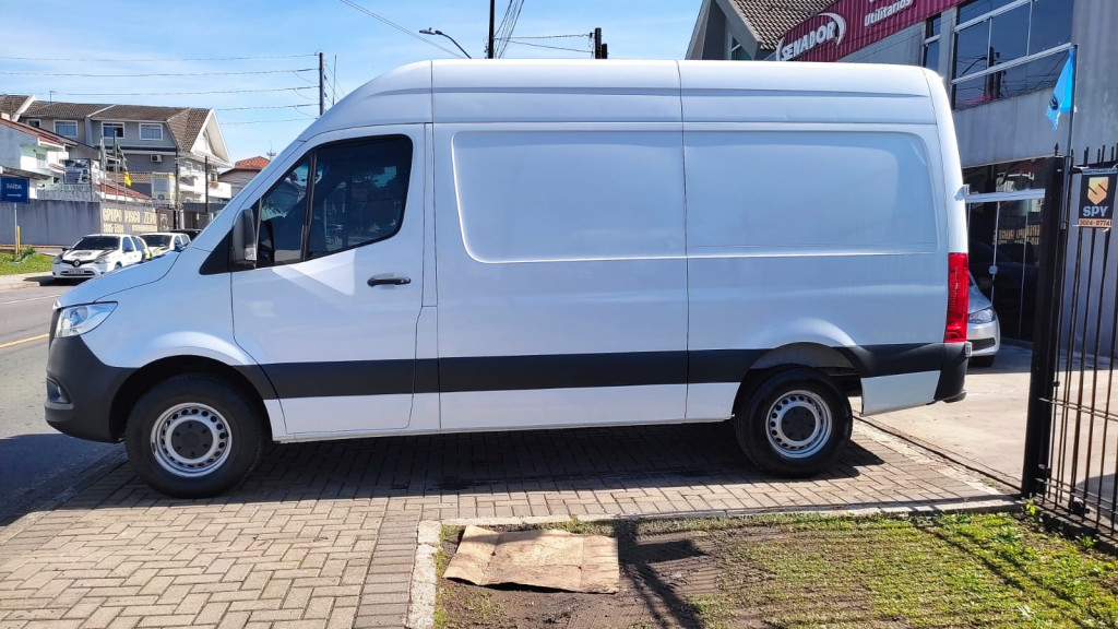 Imagem do veículo MERCEDES-BENZ SPRINTER 2.2 416 FURGÃO LONGO T.A DIESEL