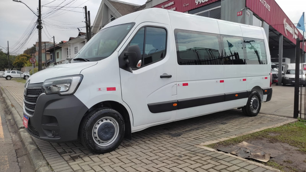 Imagem do veículo RENAULT MASTER 2.3 DCI MINIBUS L3H2 16 LUGARES 16V DIESEL 4P MANUAL