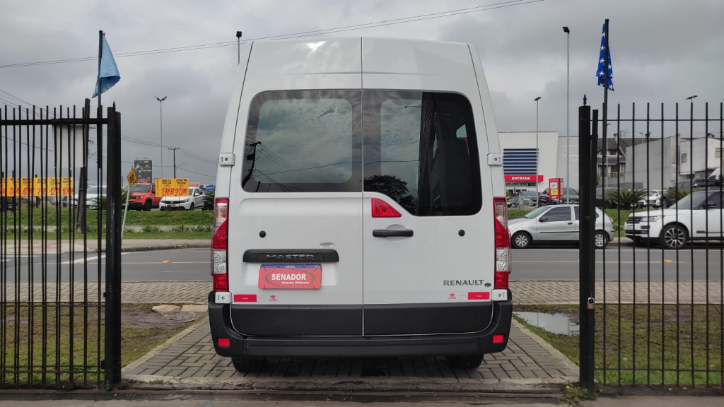Imagem do veículo RENAULT MASTER 2.3 DCI MINIBUS L3H2 16 LUGARES 16V DIESEL 4P MANUAL