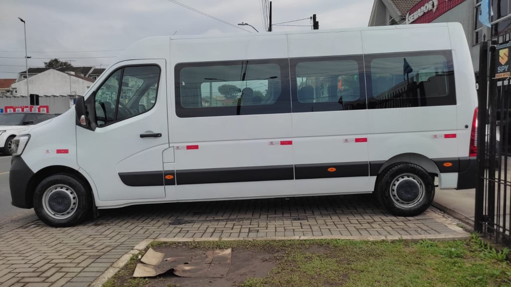 Imagem do veículo RENAULT MASTER 2.3 DCI MINIBUS L3H2 16 LUGARES 16V DIESEL 4P MANUAL