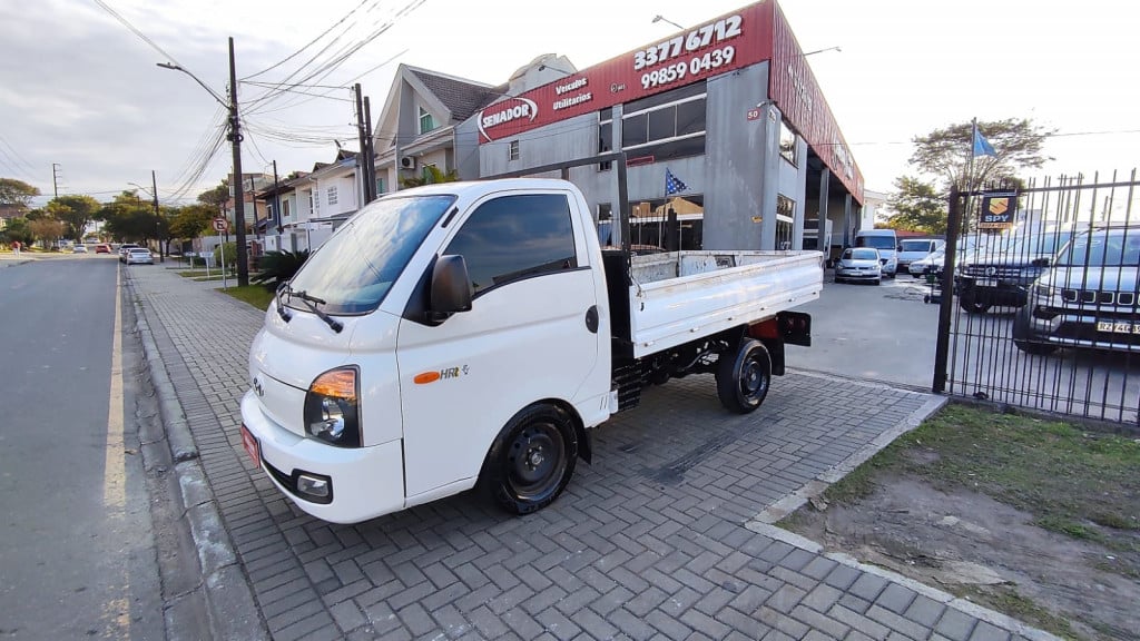 Imagem do veículo HYUNDAI HR 2.5 LONGO COM CAÇAMBA 4X2 16V 130CV TURBO INTERCOOLER DIESEL 2P MANUAL