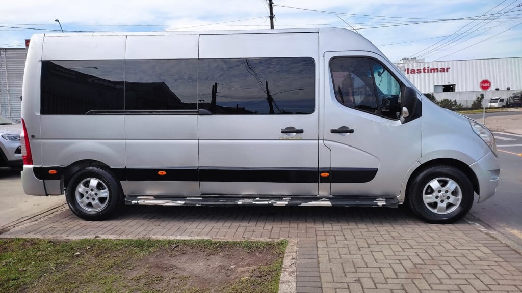 Imagem do veículo RENAULT MASTER 2.3 DCI DIESEL MINIBUS EXECUTIVE 16L L3H2 3P MANUAL