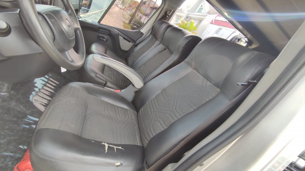 Imagem do veículo RENAULT MASTER 2.3 DCI DIESEL MINIBUS EXECUTIVE 16L L3H2 3P MANUAL