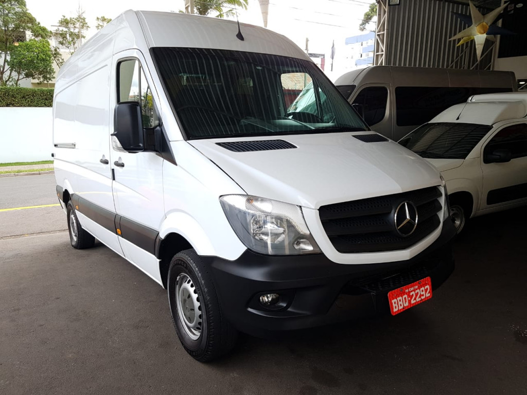 MERCEDES-BENZ SPRINTER 2.2 415 CDI FURGÃO 10.5 BI-TURBO DIESEL MANUAL MERCEDES-BENZ SPRINTER 2.2 415 CDI FURGÃO 10.5 BI-TURBO DIESEL MANUAL