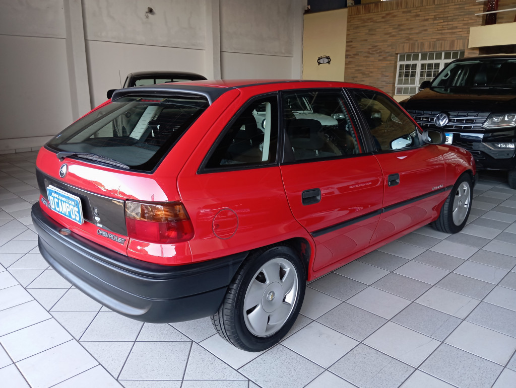 Imagem do veículo CHEVROLET ASTRA 2.0 MPFI GLS 8V GASOLINA 4P MANUAL
